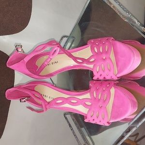 Gianni Bini Pink Platform Heels